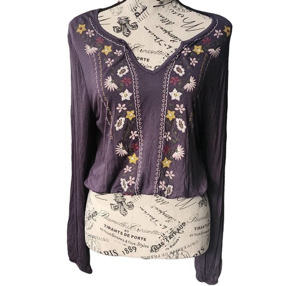 Youth in Revolt Purple floral embroidered Peasant top Size Medium - Picture 1 of 5
